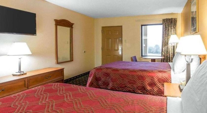Econo Lodge Dalton Exteriér fotografie