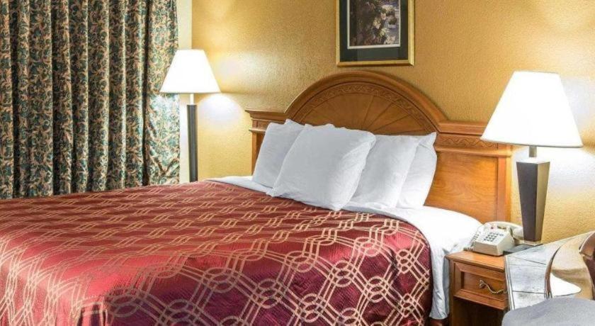 Econo Lodge Dalton Exteriér fotografie